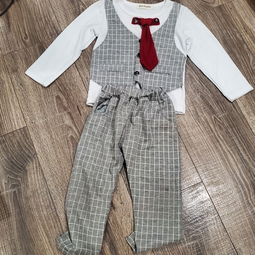 Boys Suit Outfit Size 4 Fashion Tie Outfit Tee Long Sleeve and Long Pants Gray